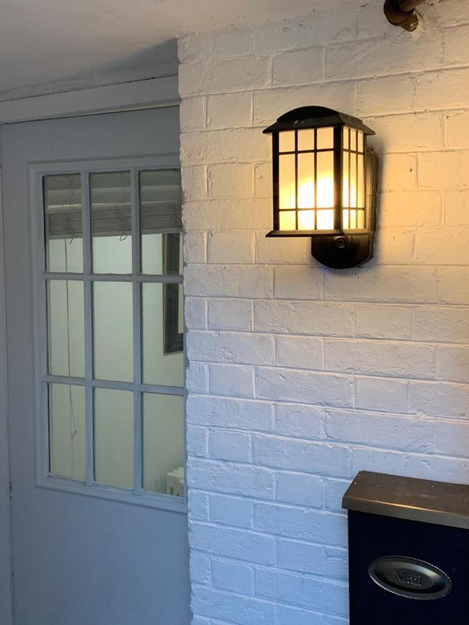 Renovated English Basement 2Bdrm Home Near Metro 워싱턴 외부 사진