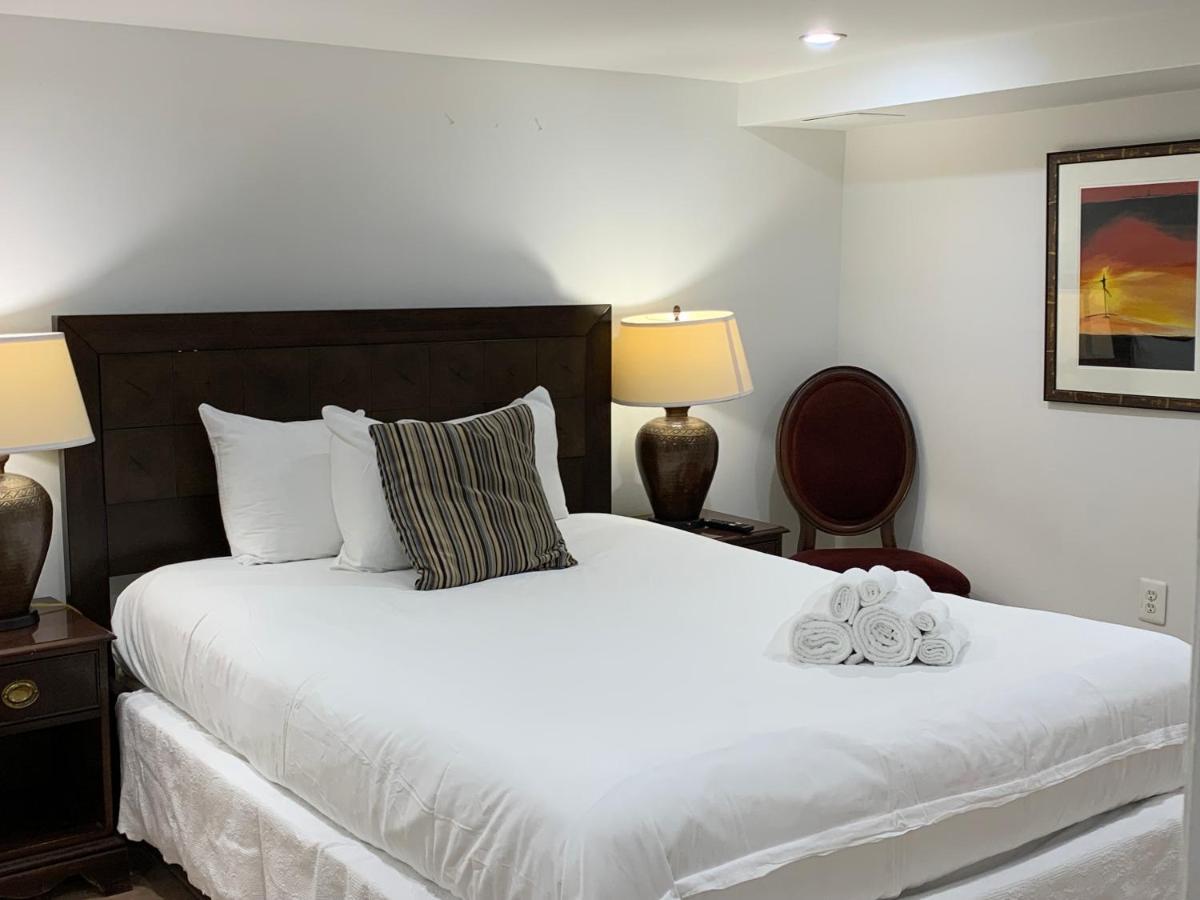 Renovated English Basement 2Bdrm Home Near Metro 워싱턴 외부 사진